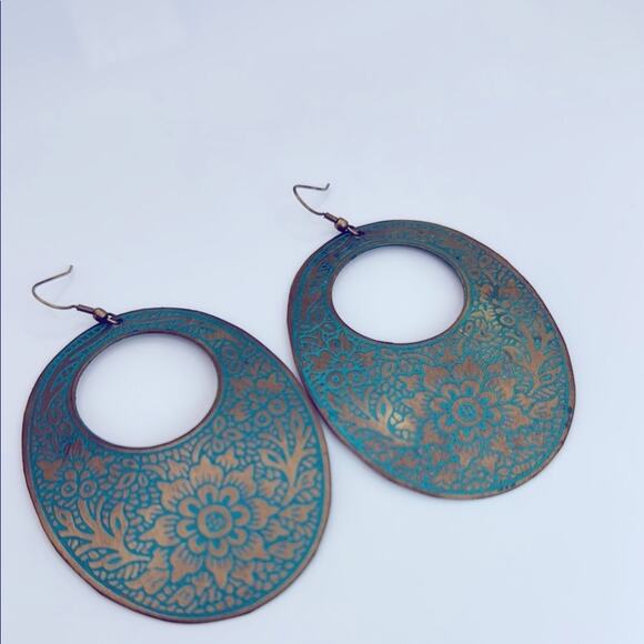 Francesca’s Boho Chic Teal and Bronze Floral Hoop Earrings - Picture 3 of 7